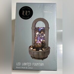 NEW Wayland Square Contemporary Fountain Little Lotus Led Lighted Rock Wall